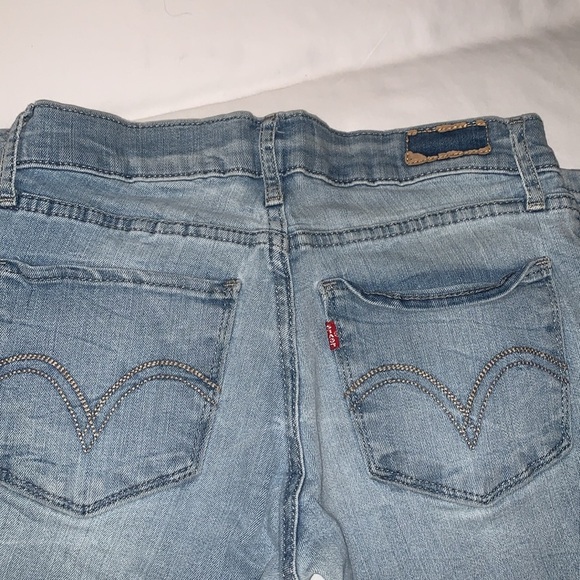 Gently Loved Levi’s Skinny Jeans - Picture 5 of 7
